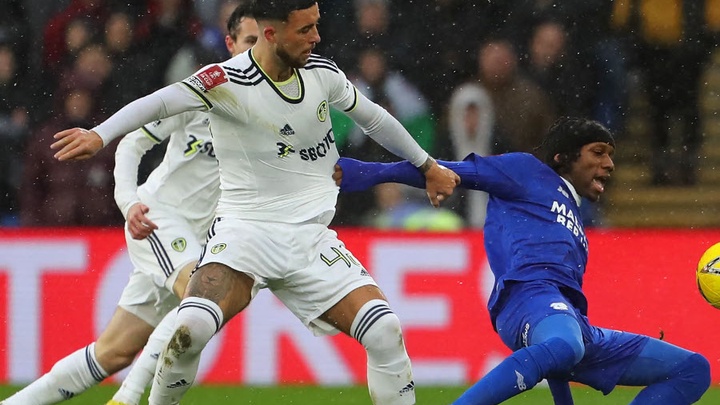 soi kèo Leeds với Cardiff